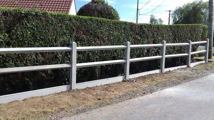 Clôture béton à Pont l'Evêque